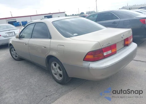 1998 Lexus Es 300 from USA, damaged, VIN JT8BF28G6W0142686